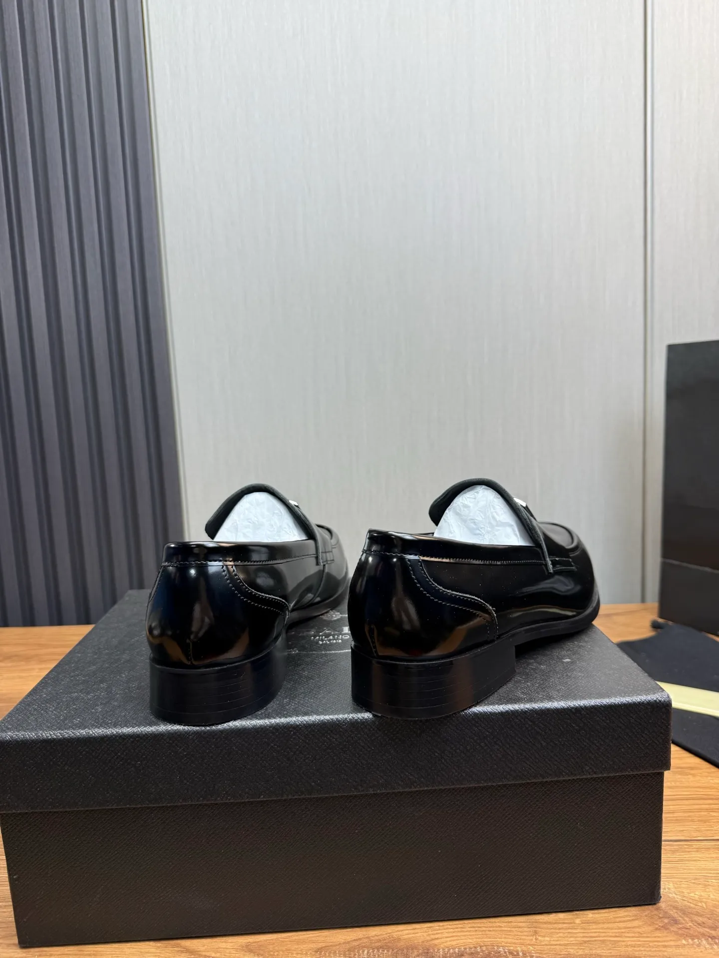 Factory price 520💰 Dolce&G .DG men's loafers👞 Classic and fashionable style, embellished with personalized DG logo. Imported cowhide, open-edge beaded cowhide, cowhide lining, original non-slip and wear-resistant outsole Size: 39-44 (customized at 38.45)
